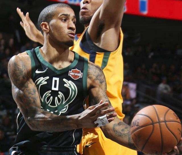 的平均篮板 的平均篮板