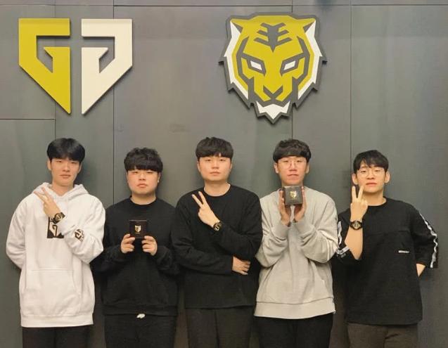 1亿虽然看 1亿虽然看